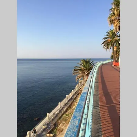 Διαμέρισμα Raineri Vista Mare 200 Metri Dalle Spiagge Imperia