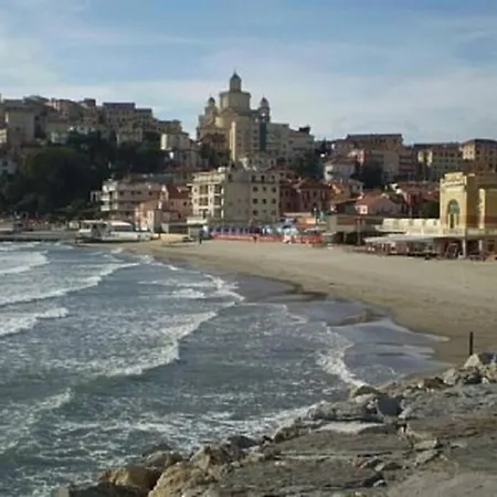 Raineri Vista Mare 200 Metri Dalle Spiagge Διαμέρισμα