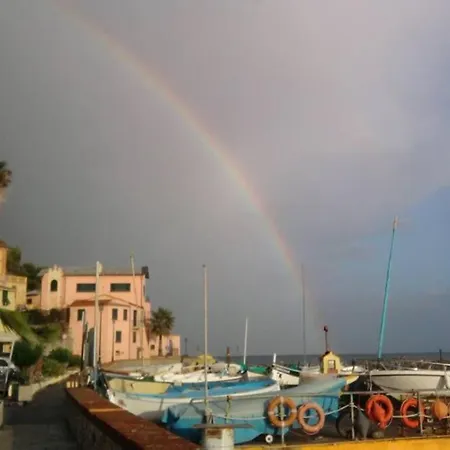 Raineri Vista Mare 200 Metri Dalle Spiagge * Imperia