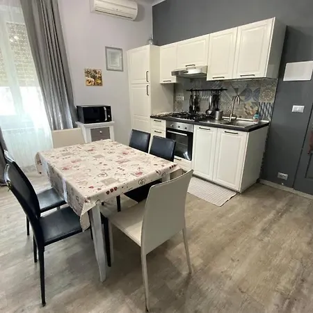 Raineri Vista Mare 200 Metri Dalle Spiagge Διαμέρισμα *