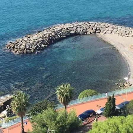 Raineri Vista Mare 200 Metri Dalle Spiagge * Imperia